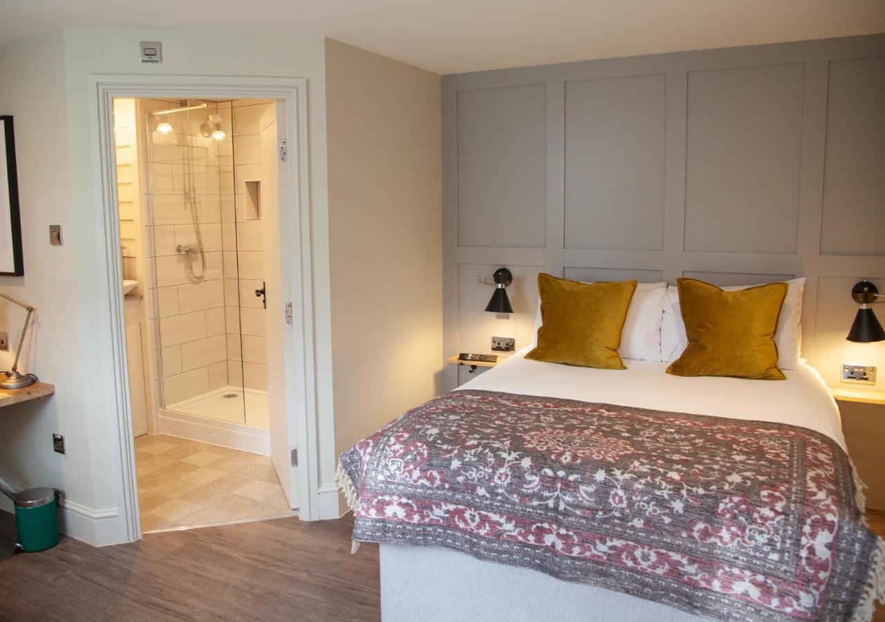 The Kings Arms Hotel Malmesbury Room photo