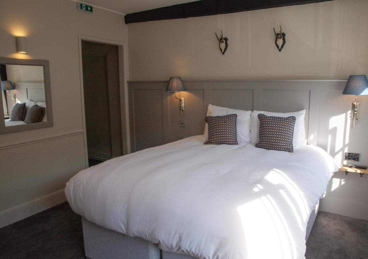 The Kings Arms Hotel Malmesbury Exterior photo